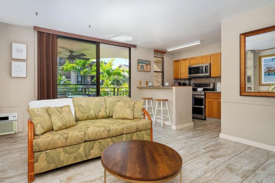 Living room opens up to lanai