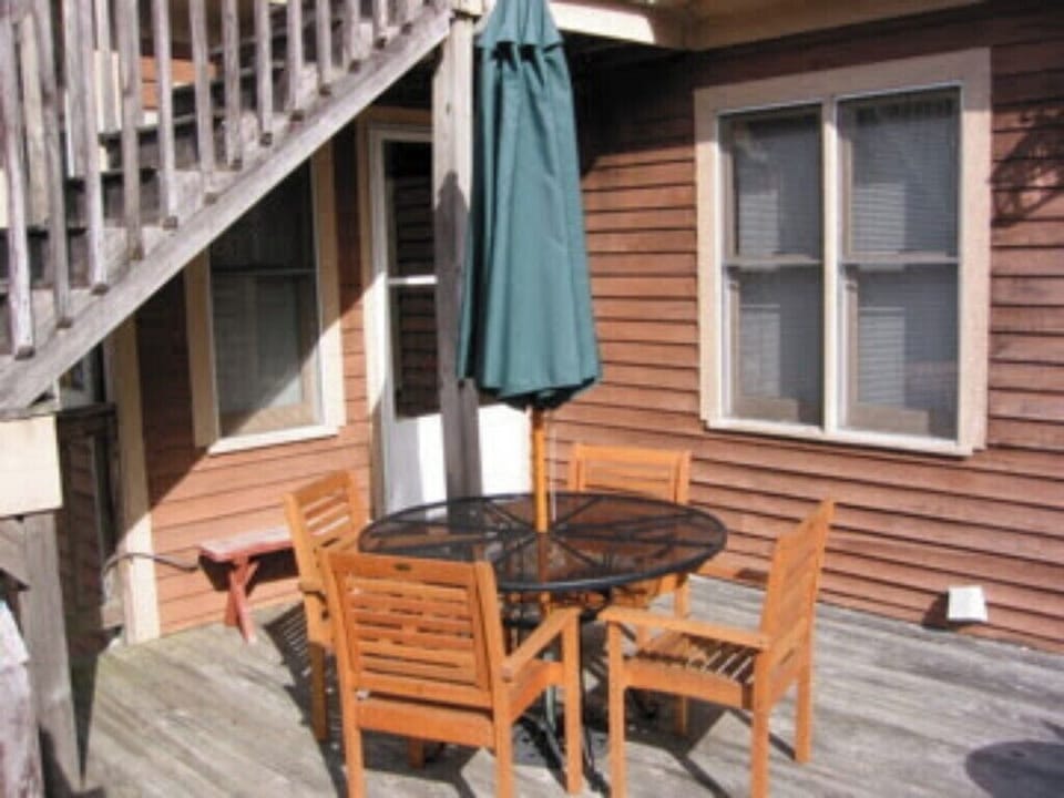 Second floor deck