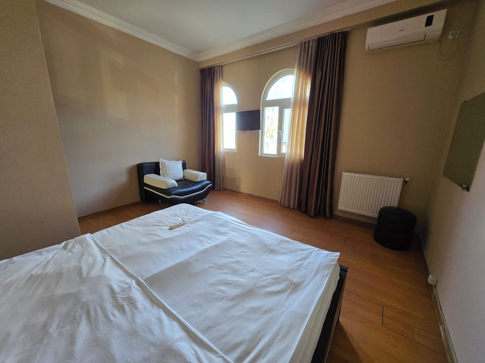 Standard Double Room, Beach View | Free WiFi