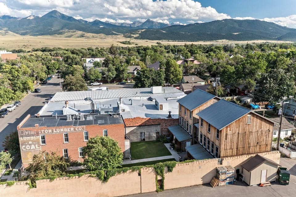 Go out the front gate on 2nd Street, take a right, and walk a few blocks down to Sacajawea Park, the Yellowstone River, the local skate park and recreation complexes, and enjoy the views!