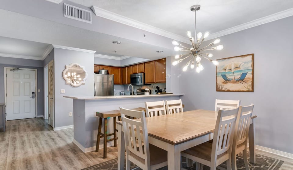Kitchen - Dining Room - Seating for 6