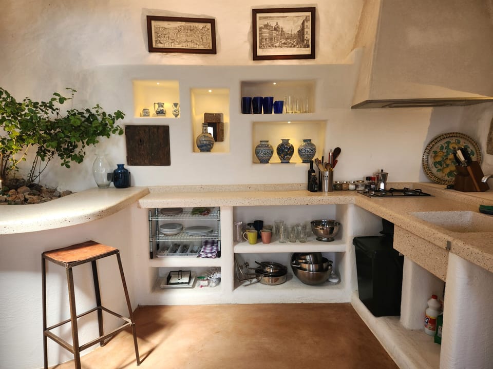 Fully equipped kitchen.