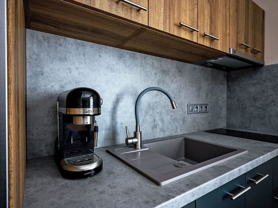 Countertop, Kitchen, Plumbing Fixture, Sink, Flooring, Kitchen Sink, Tap, Cabinetry, Interior Design, Kitchen Appliance