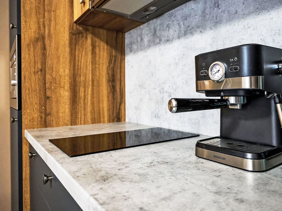 Countertop, Kitchen Appliance, Home Appliance, Cabinetry, Kitchen, Small Appliance, Drawer, Houseplant, Wood Stain, Food