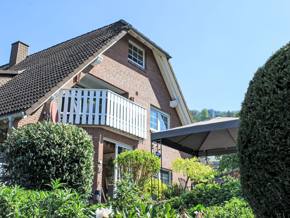 Building, House, Home, Roof, Residential Area, Shrub, Facade, Cottage, Garden, Siding