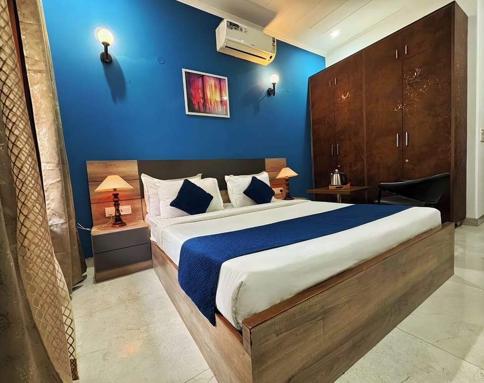 Classic Double or Twin Room | Desk, soundproofing, free WiFi, bed sheets