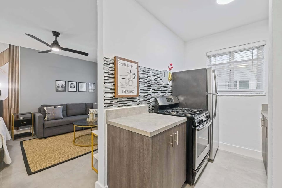 Fuel your Miami adventures! This well-equipped kitchen has everything you need to create delicious meals.