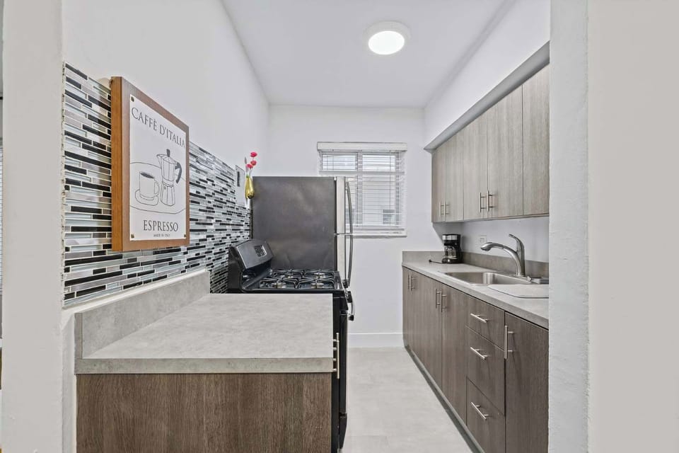 Fuel your Miami adventures! This well-equipped kitchen has everything you need to create delicious meals.