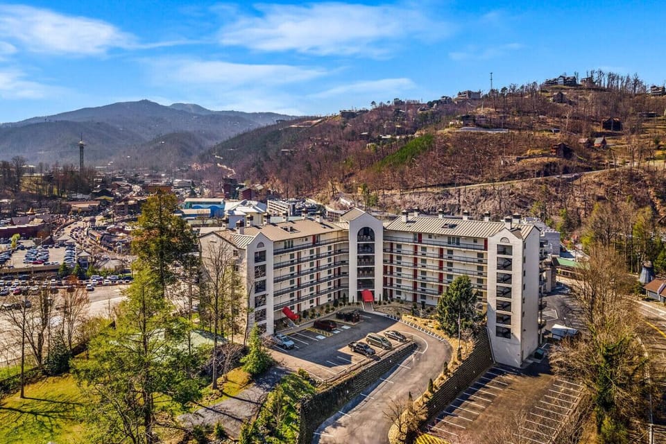 Welcome to Gatlinburg and the Smoky Mountains.