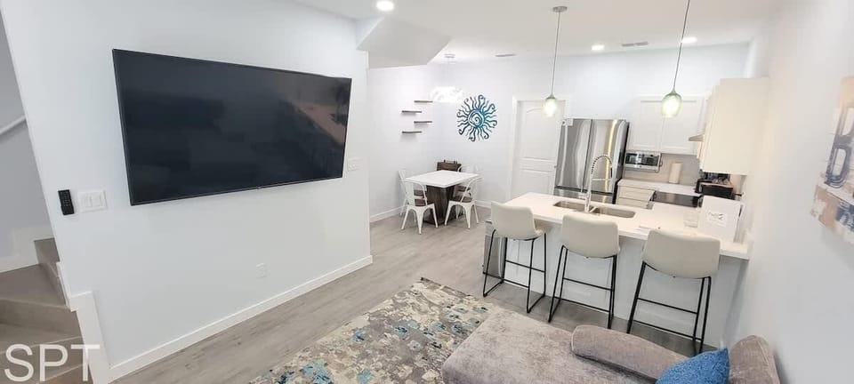 Apartment, 3 Bedrooms | Living area