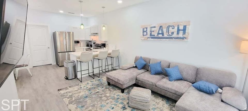 Apartment, 3 Bedrooms | Living area