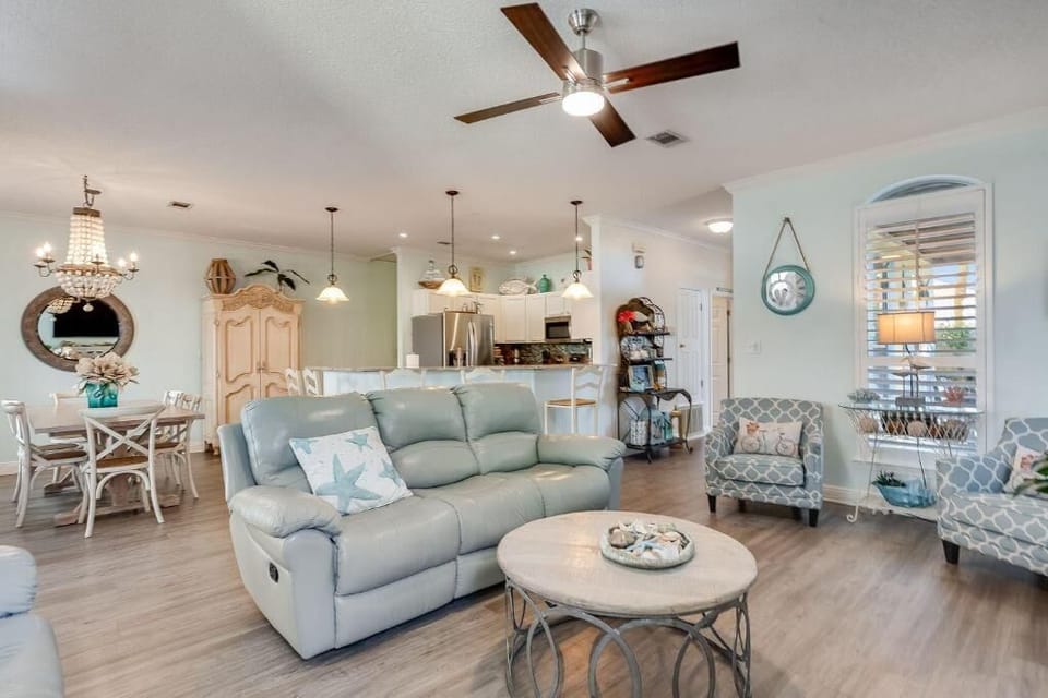 Our guests love the open floor plan - perfect for socializing!