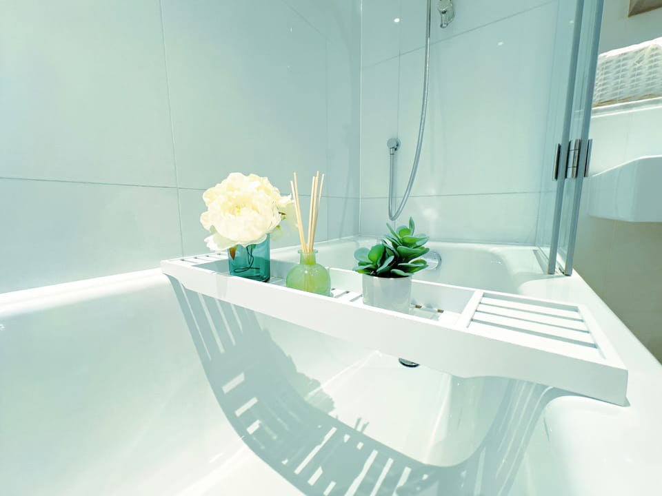 Bath Tub