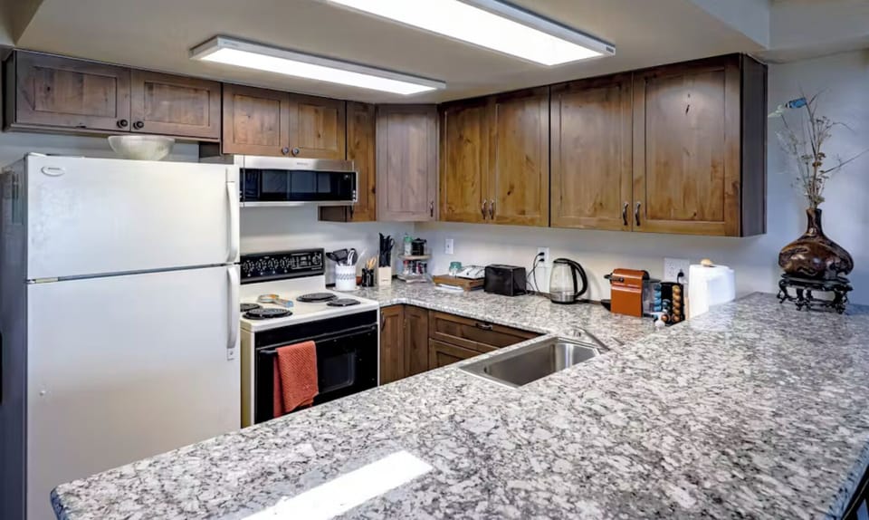 Snowshoe 5B Kitchen