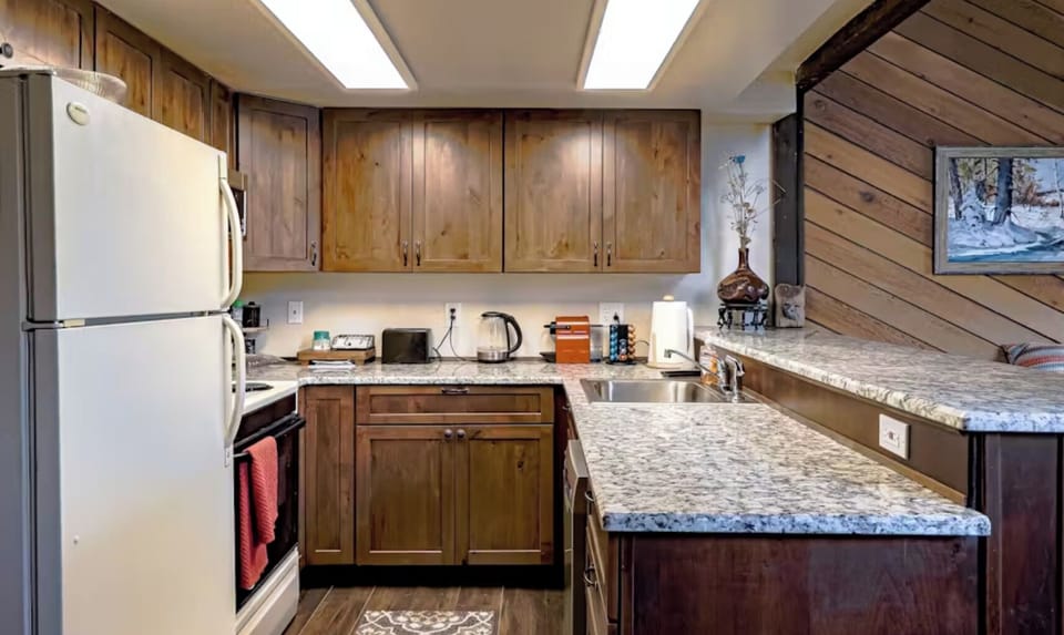 Snowshoe 5B Kitchen