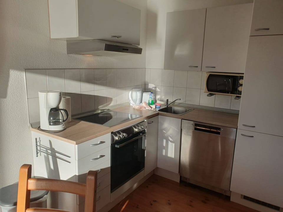 Mobile Home | Private kitchen | Highchair