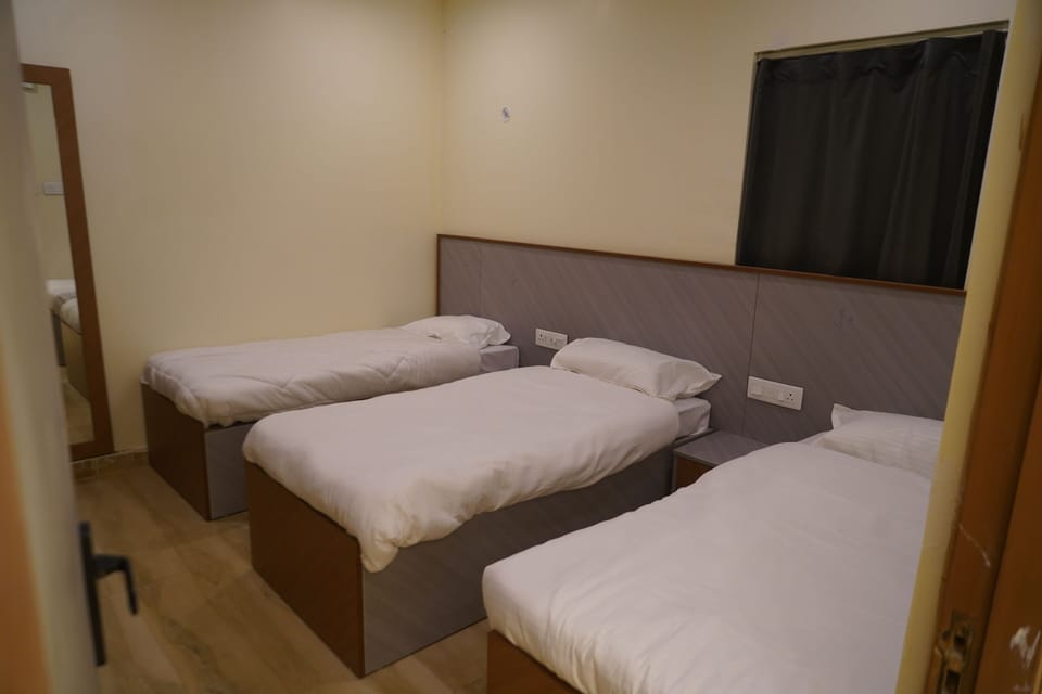 Deluxe Double Room, 1 Double Bed, City View | Desk, laptop workspace, iron/ironing board, free WiFi