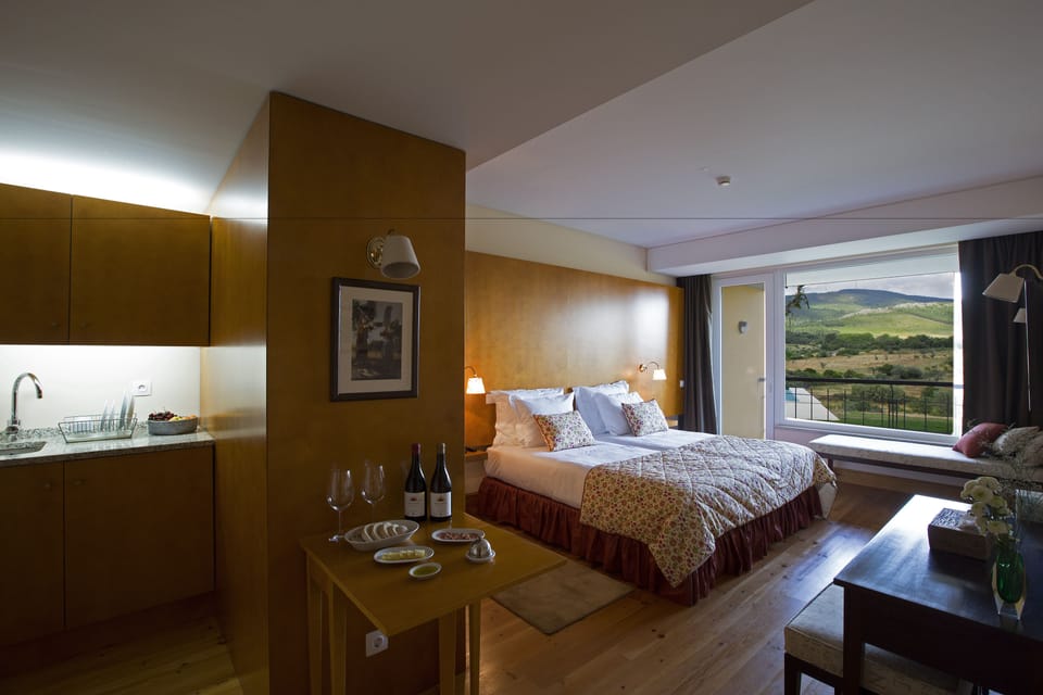Superior Double or Twin Room | In-room safe, desk, blackout drapes, soundproofing