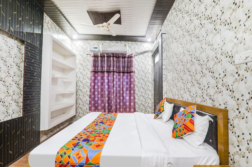 Egyptian cotton sheets, premium bedding, in-room safe