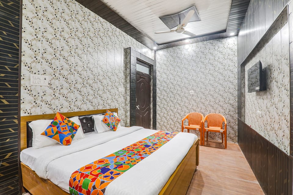 Deluxe Room | Egyptian cotton sheets, premium bedding, in-room safe