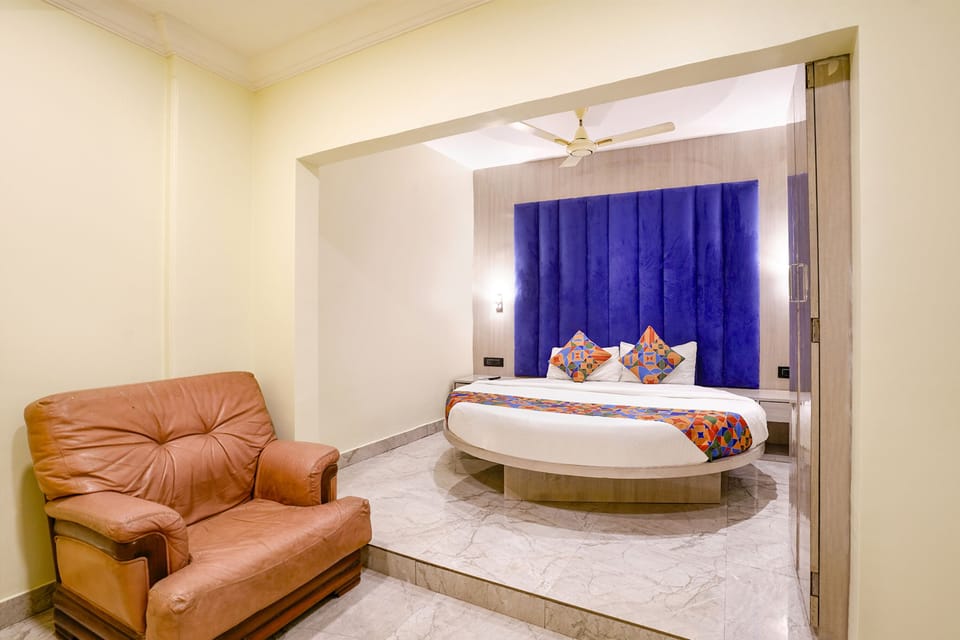 Luxury Suite | Egyptian cotton sheets, premium bedding, in-room safe, desk
