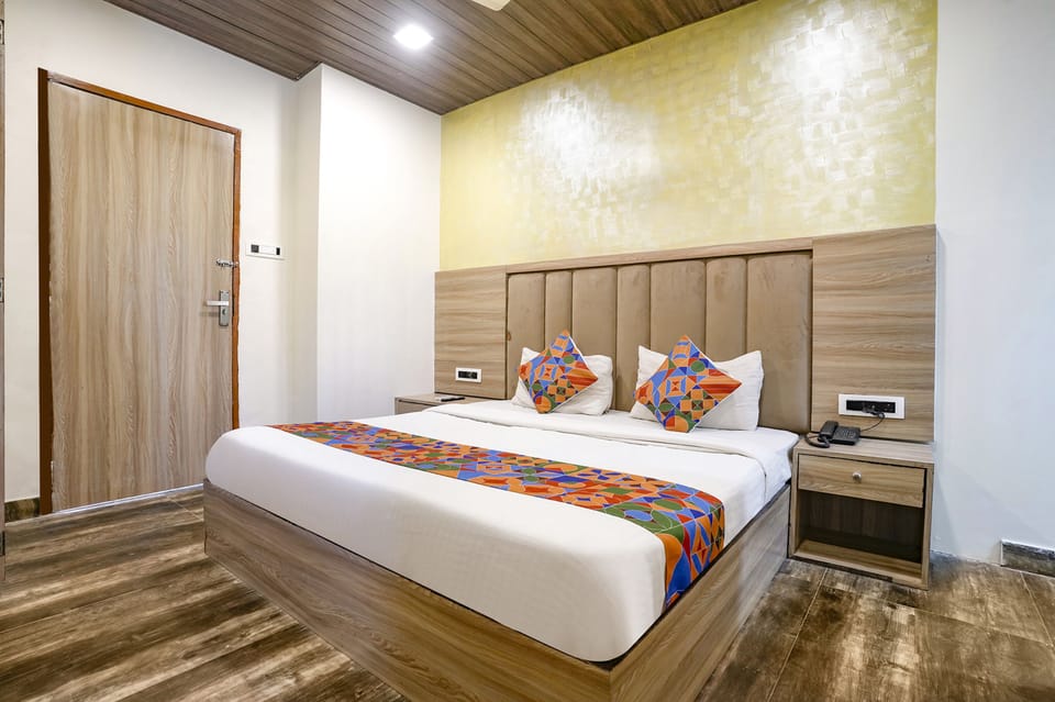 Premium Room | Egyptian cotton sheets, premium bedding, in-room safe, desk