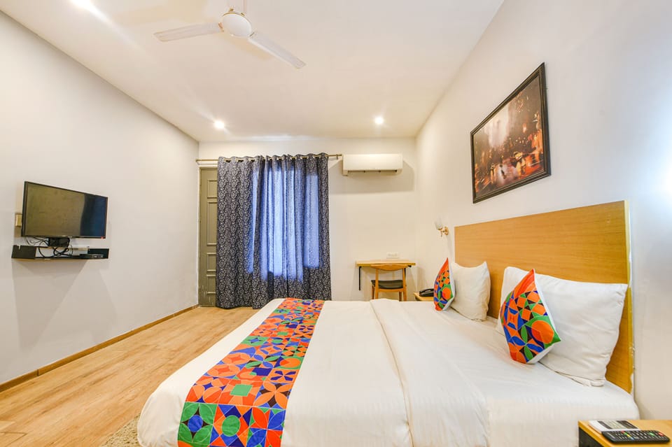 Egyptian cotton sheets, premium bedding, free WiFi, bed sheets