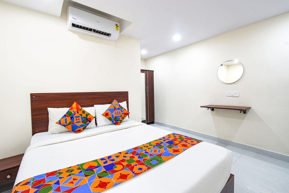 Egyptian cotton sheets, premium bedding, in-room safe