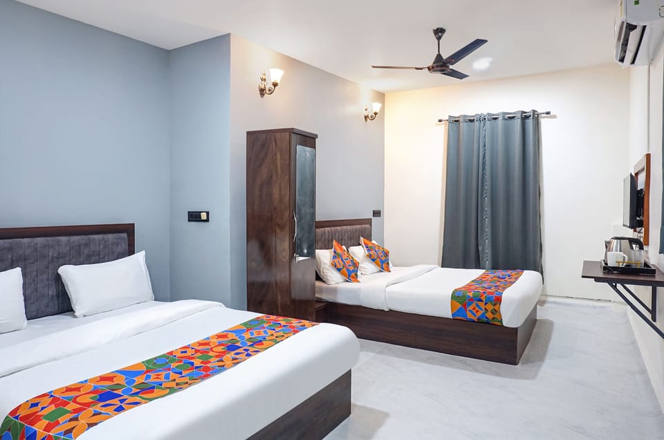 Egyptian cotton sheets, premium bedding, in-room safe, free WiFi