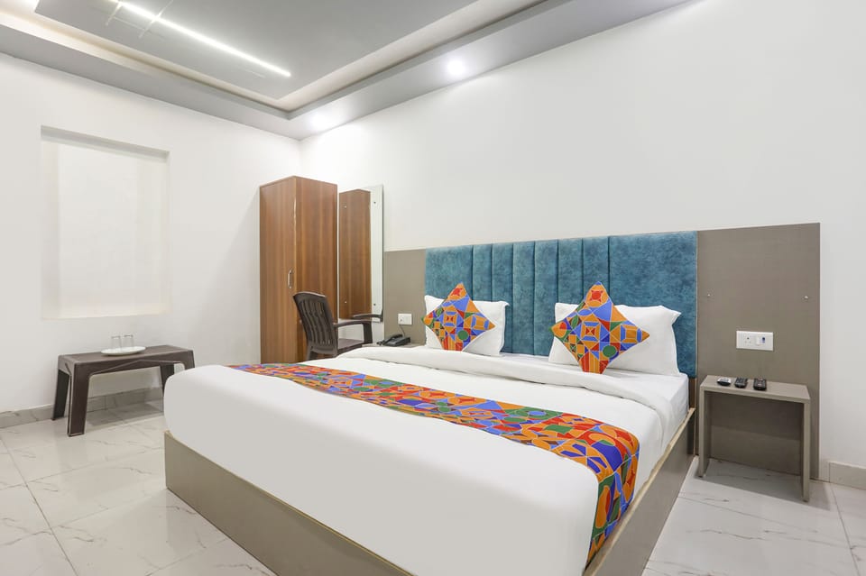 Egyptian cotton sheets, premium bedding, free WiFi, bed sheets
