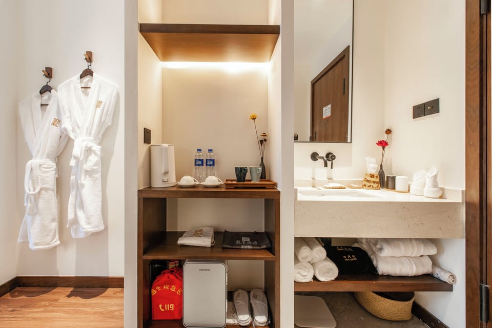 Standard Twin Room, Balcony, City View | Free WiFi