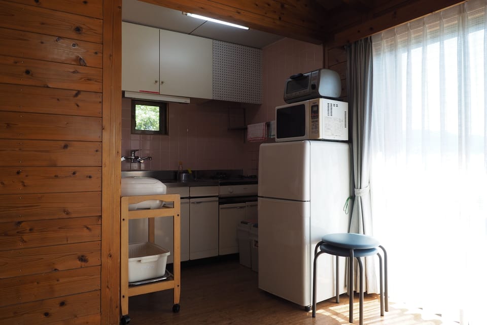 [Villa Type] Family Lodge, with Kitchen, Private Bath & Toilet, WiFi, Non Smoking | Desk, WiFi (free), bed sheets