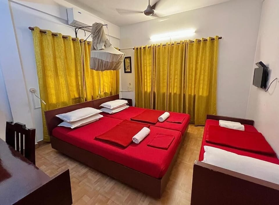 AC Luxury Triple Room | Premium bedding, blackout drapes, soundproofing, free WiFi