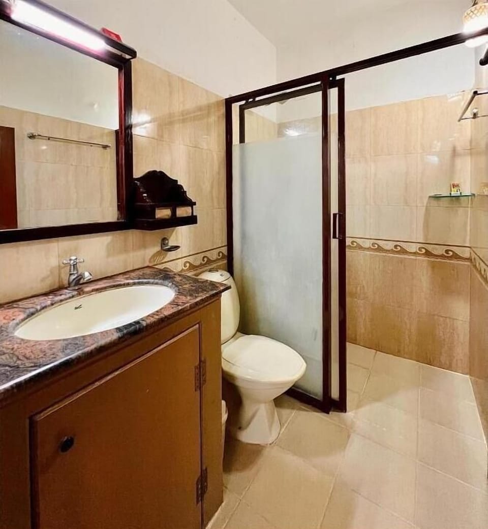 Reds Residency - Homestay Hotel in Kochi