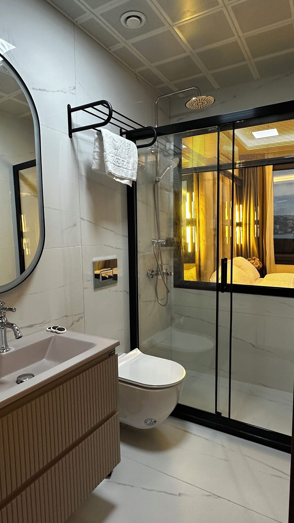 Deluxe Double Room, Sea View | Bathroom | Hair dryer, bathrobes, slippers, towels