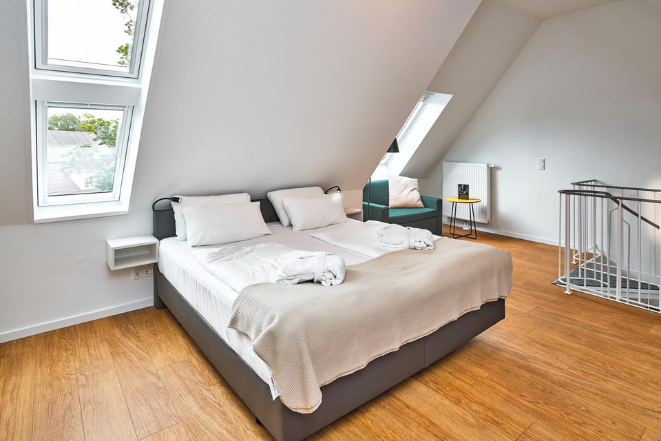 Gallery Apartment | Desk, free WiFi, bed sheets