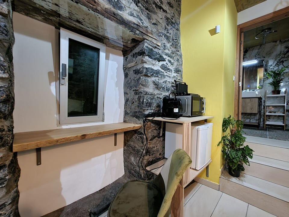 Room, 1 Bedroom, Smoking, Balcony | Living room