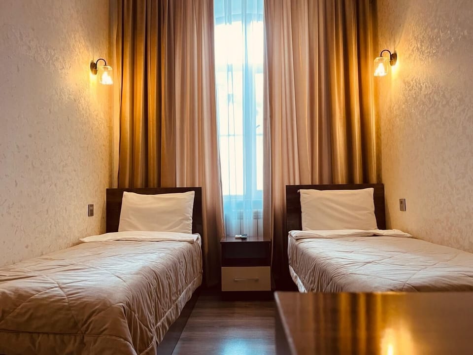 Standard Twin Room | Free cribs/infant beds, free WiFi, bed sheets