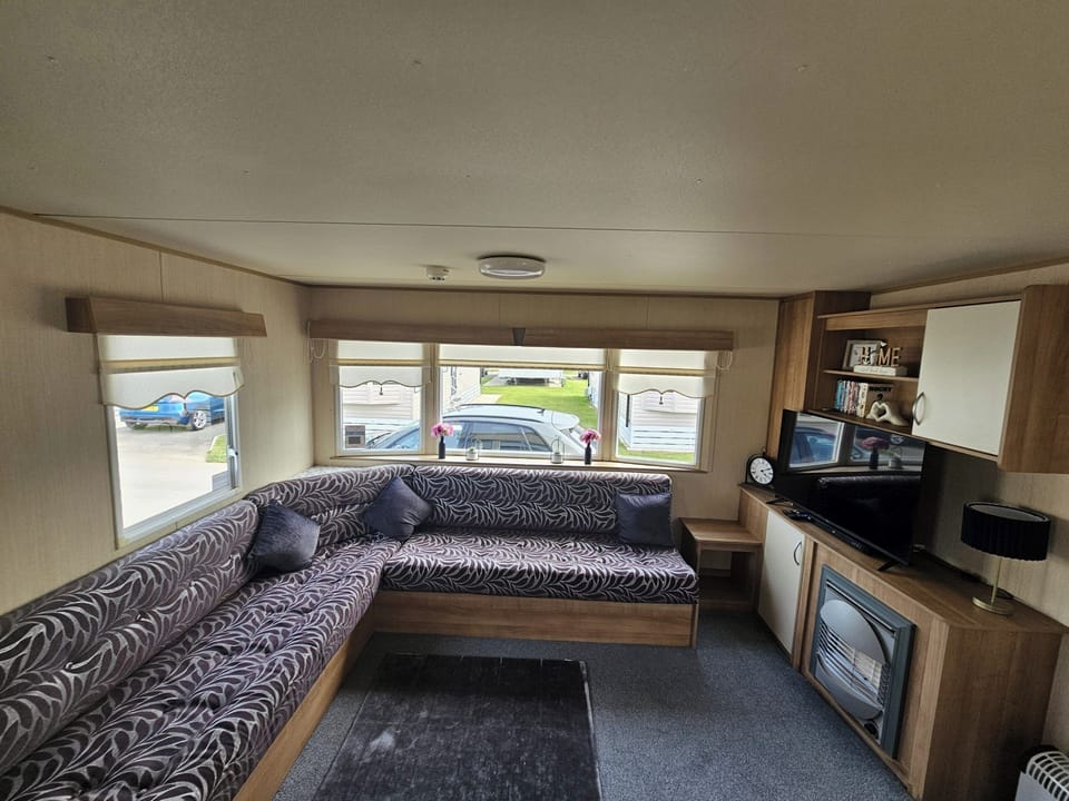 Chalet | Living area | TV, fireplace