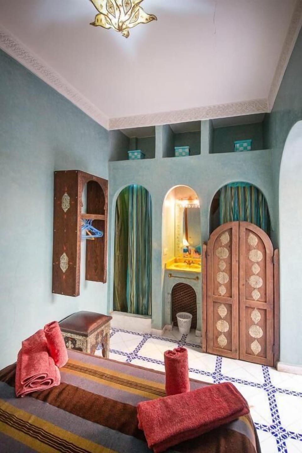 Premium bedding, iron/ironing board, free WiFi