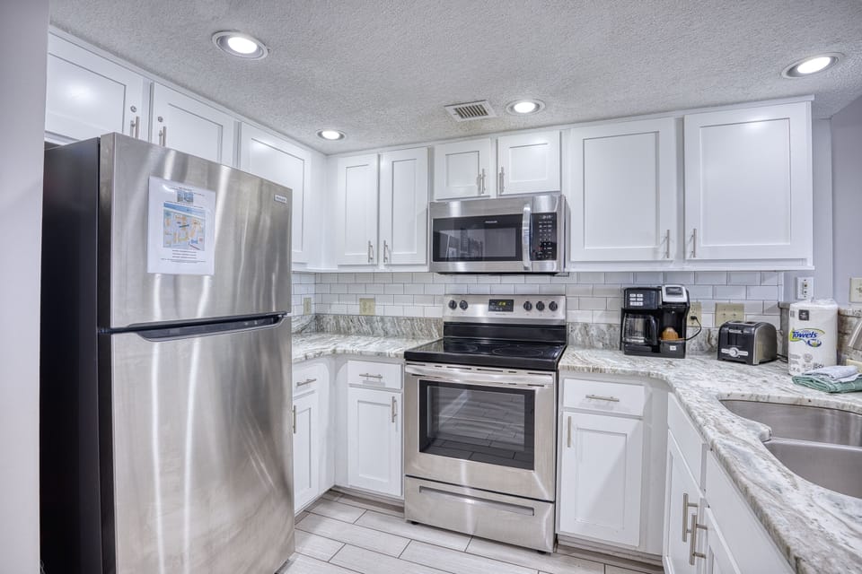 full kitchen
