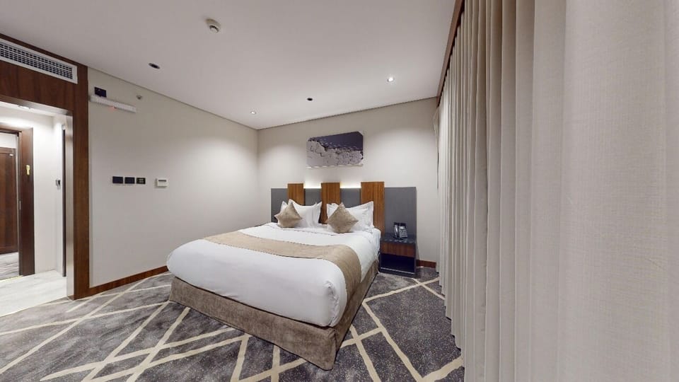 Family Suite | Living area | TV