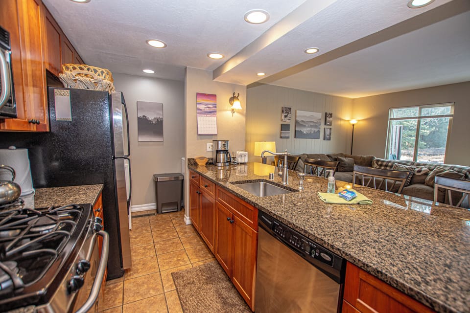 Lake Forest 117 - Kitchen and Living Area
