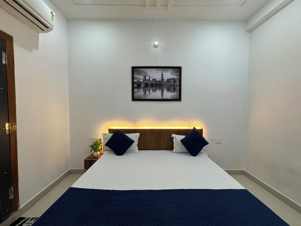 Comfort Room | Desk, laptop workspace, soundproofing, free WiFi