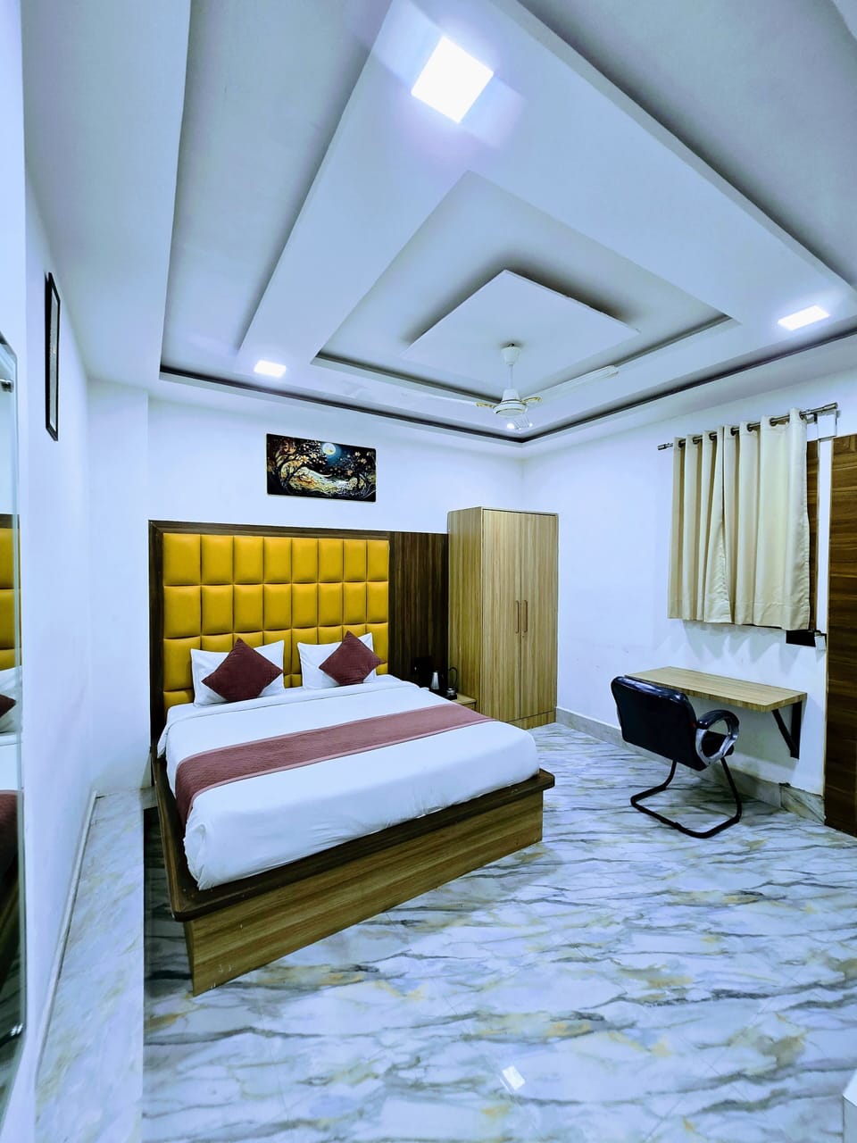 Egyptian cotton sheets, premium bedding, down comforters
