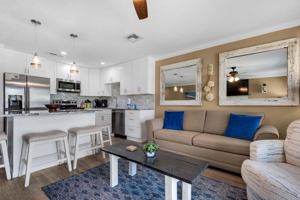 Condo, 1 King Bed with Sofa bed (Seacove 6A) | Living area