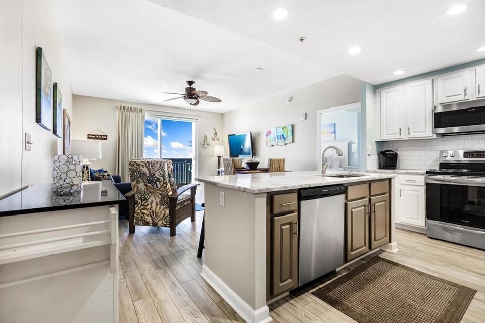 Condo, Multiple Beds (Sterling Reef 904) | Private kitchen | Oven, toaster