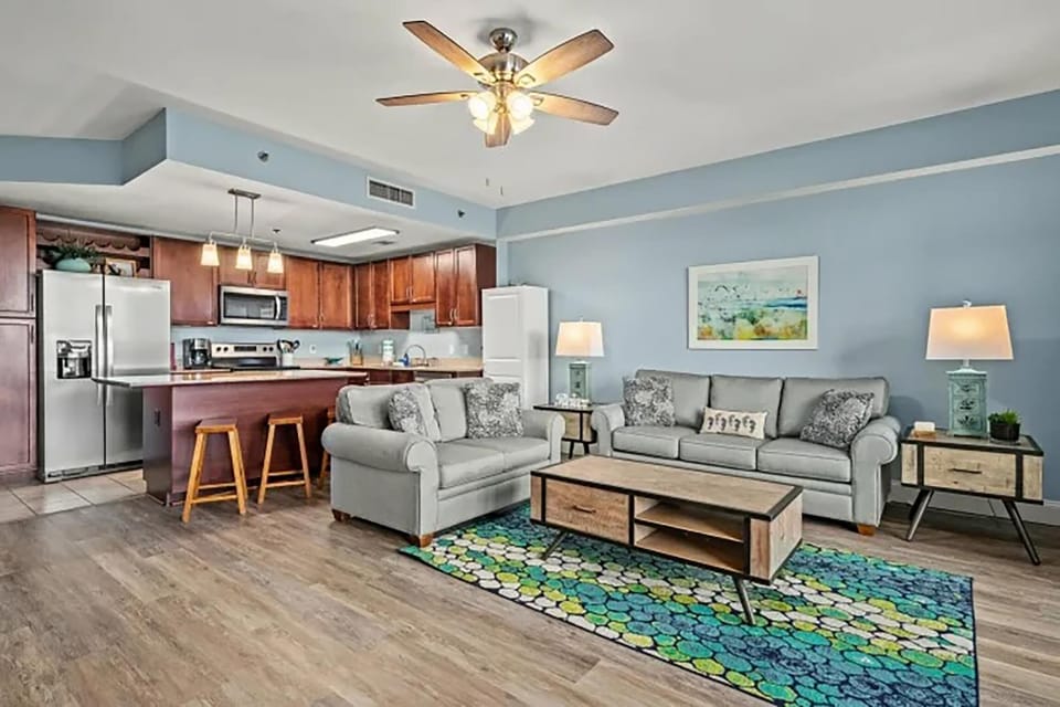 Condo, 1 King Bed with Sofa bed (Laketown Wharf 402) | Living area