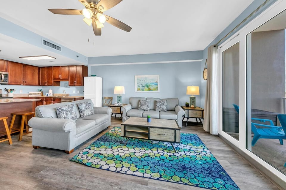 Condo, 1 King Bed with Sofa bed (Laketown Wharf 402) | Living area