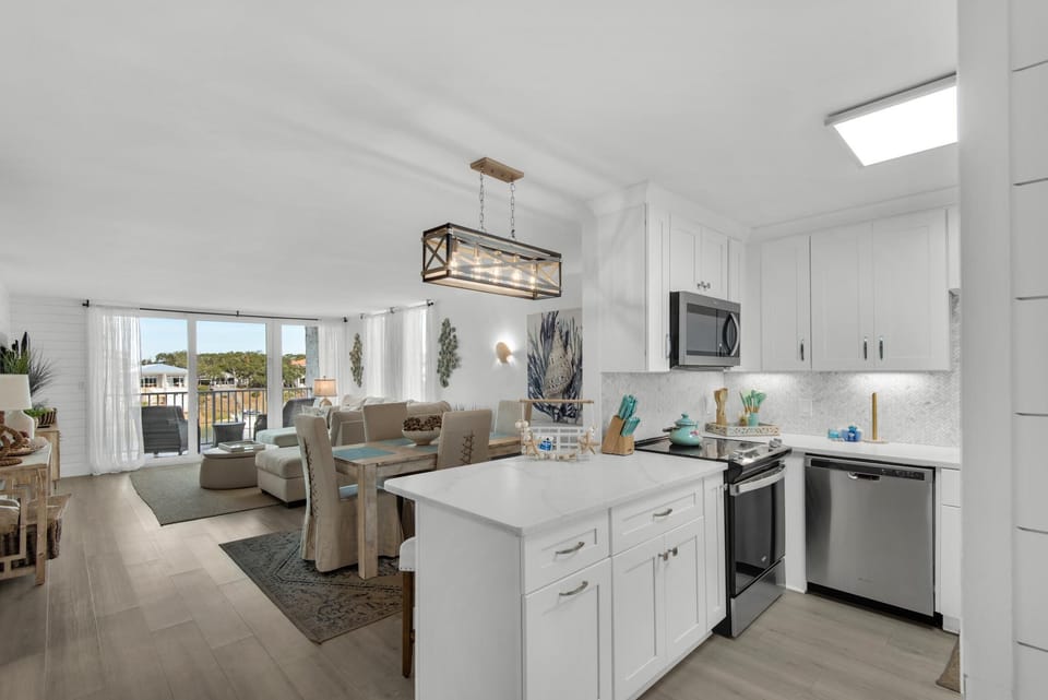 Condo, Multiple Beds (Dolphin Point #401C) | Interior